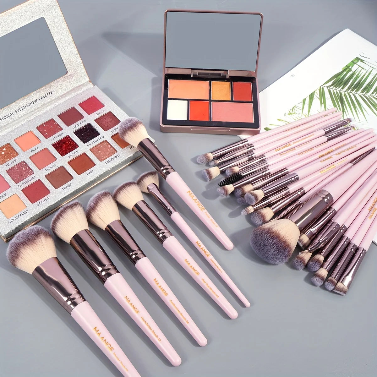 ProGlam Brush Set by MAANGE  IZER 